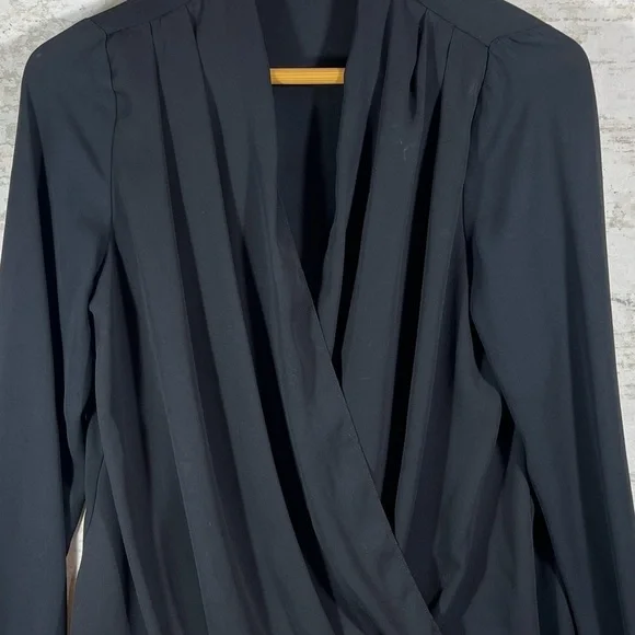 FOREVER 21 Black Flirty Front Crossed Blouse Size Large - Picture 2 of 8